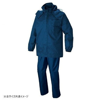 高い防水性とタフな素材が激しい雨も鉄壁ガードします。※耐水圧10000mmH2Oです。　※撥水性があります。　※シームテープを使用しています。サイズM　トップス(着丈:72/裄丈:85/胸廻:121)パンツ(ウエスト:108/股下:70)cm個装サイズ：30×15×10cm重量個装重量：620g素材・材質表/ポリエステル100%　裏/PVCコーティング　・ボタン/プラスチック　・ファスナー/コイル(スライダー/金属)生産国中国基本性能を重視したベーシックスタイルレインウエア