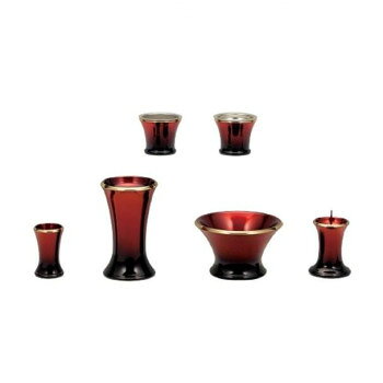 仏壇をより華やかに彩る人気のカラーを採用した具足6点セットです。サイズ個装サイズ：30×30×20cm重量個装重量：1000g素材・材質真鍮セット内容前香炉、花立、火立、茶湯器、仏飯器、線香差生産国中国仏壇をより華やかに彩る具足6点セット