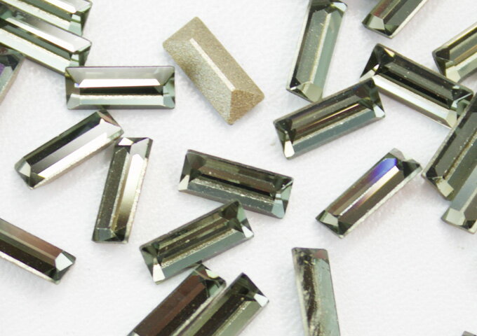 【売り切りセール】#4501 ファンシーストーン　バゲット ブラックダイヤモンド 4×2mm (1粒)スワロフスキー（Swarovski）/ラインストーン/ビジュー