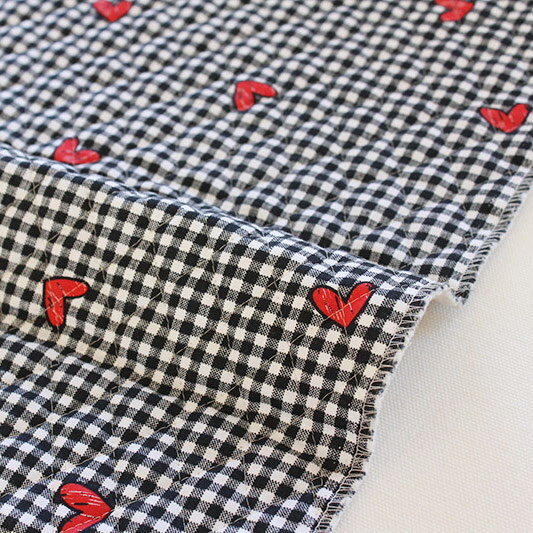 【レシピ付】生地 布 入園入学 北欧風キルティング/幅105cm≪ Square Heart ≫【10cm単位販売】【女の子】【チェック】【黒】 ハート スクエアハート おしゃれ かわいい