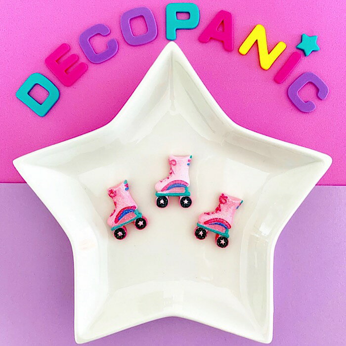 【B914】ラメ付きローラースケート デコパーツ DECOPANIC デコパニックアクセサリーパーツ ハンドメイド チャーム パーツ デコレーショ..