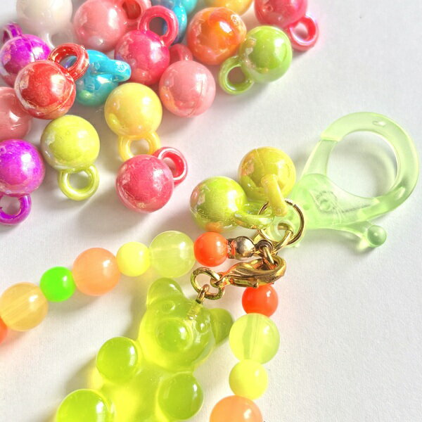 Rakuten - カラフルアクリルチャーム チャーム AB加工 オーロラ加工 パーツ アクリル デコパーツ キーホルダー ビーズ ハンドメイド DIY ネックレス ブレスレット キッズアクセサリー デコパーティ　アクリルチャーム 4041