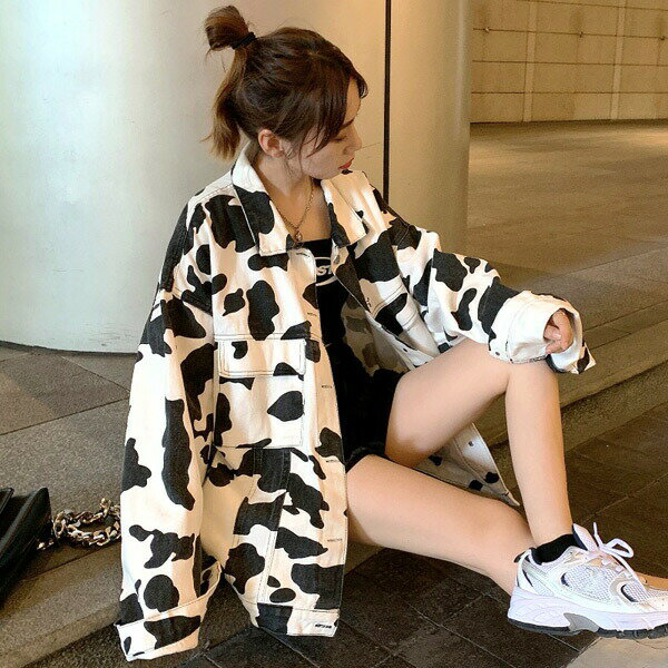 【即納あり】デニムジャケット 牛柄 COW柄 ビッグサイズ 白 黒 アウター ダンス 衣装 ヒップホップ コスチューム 韓国ファッション 大きいサイズ 個性的 服 原宿系