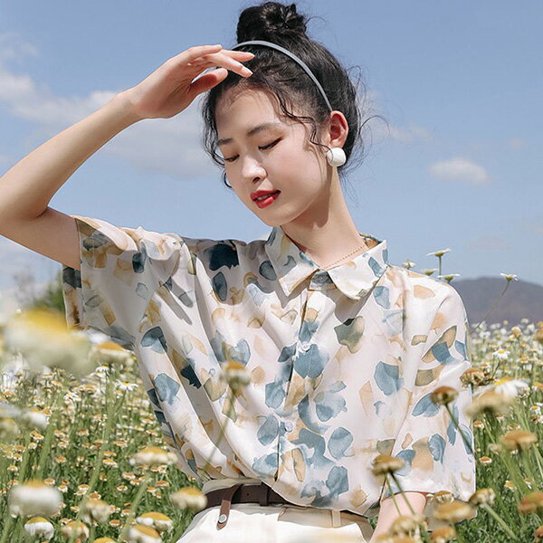 Rakuten - 柄シャツ ぼかし柄 抽象柄 花びら 花 花柄 フラワー ボタニカル オフホワイト 白 ブルーグリーン ブラウン ナチュラル 半袖 半袖シャツ オーバーサイズ 衣装 韓国 大きいサイズ 個性的 春服 夏服