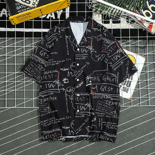 Rakuten - 柄シャツ 文字柄 英字柄 文字 英字 英語 グラフィティ メッセージ レタリング 落書き ペイント ランダム ブラック 黒 ストリート オープンカラー 白 黒 半袖 半袖シャツ オーバーサイズ 衣装 韓国 大きいサイズ 個性的 春服 夏服