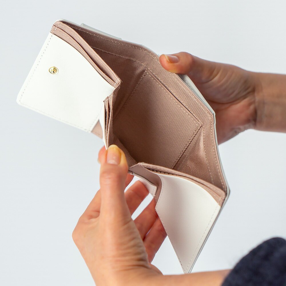 ＼ セール ／【 半額 50%OFF 11,000⇒5,500 】ナチュラルビューティー 三つ折り財布 イリゼオーロラレザー リボン ミニ財布 コンパクト かわいい フェミニン レディース 牛革 本革 NATURAL BEAUTY 70310 プレゼント ギフト