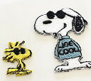 【送料無料】PEANUTS SNOOPY スヌーピー アップリケデコステッカー スヌーピー／Joe Cool アイロン シール ステッカー スマホやノートに貼れる刺繍ステッカー 金糸 H90 W55mm SAC14