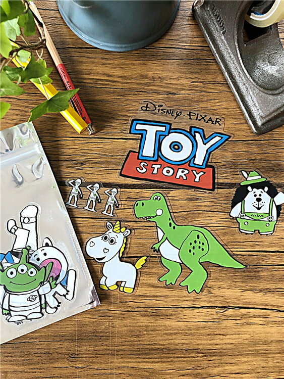 【送料無料】Toy Story トイ ストーリー DISNEY ディズニー トイストーリー バズ ライトイヤー ハム グリーンアーミーメン レックス エイリアン 貼って剥がせる BIGフレークステッカー H185 W130mm 9枚入り DWS23