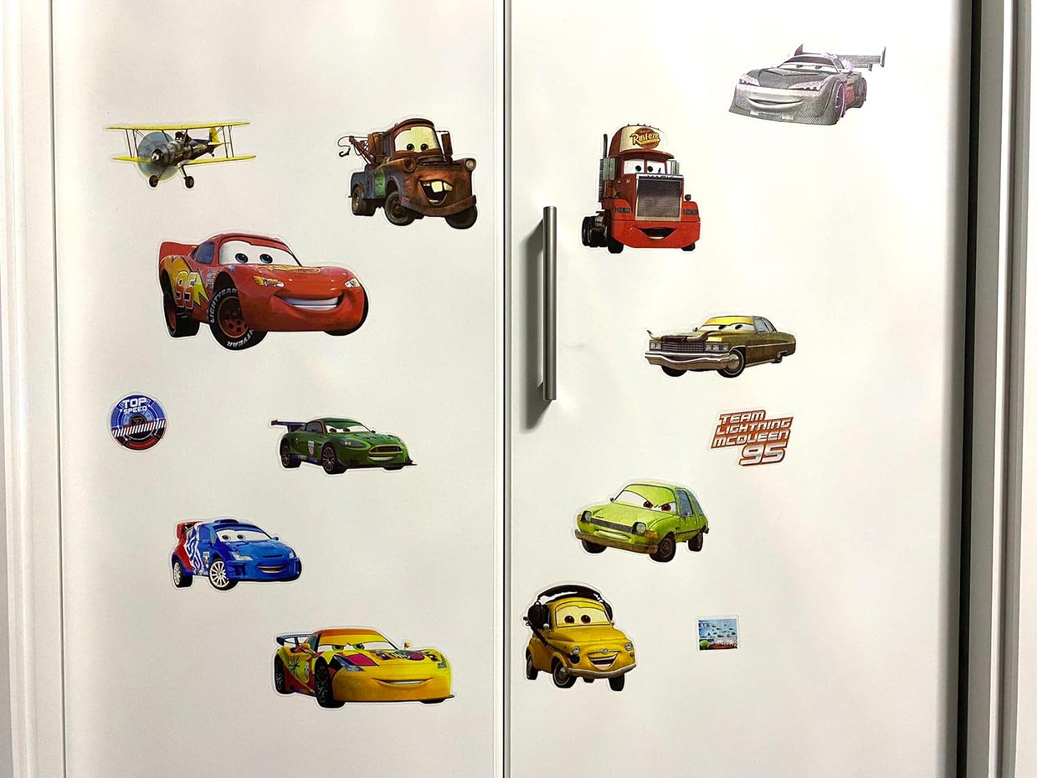 【送料無料】cars ディズニー カーズ2 Disney Pixar Cars 2 Alarm Clock - Lightning McQueen 壁紙 ウォールステッカー 25 43cm 132