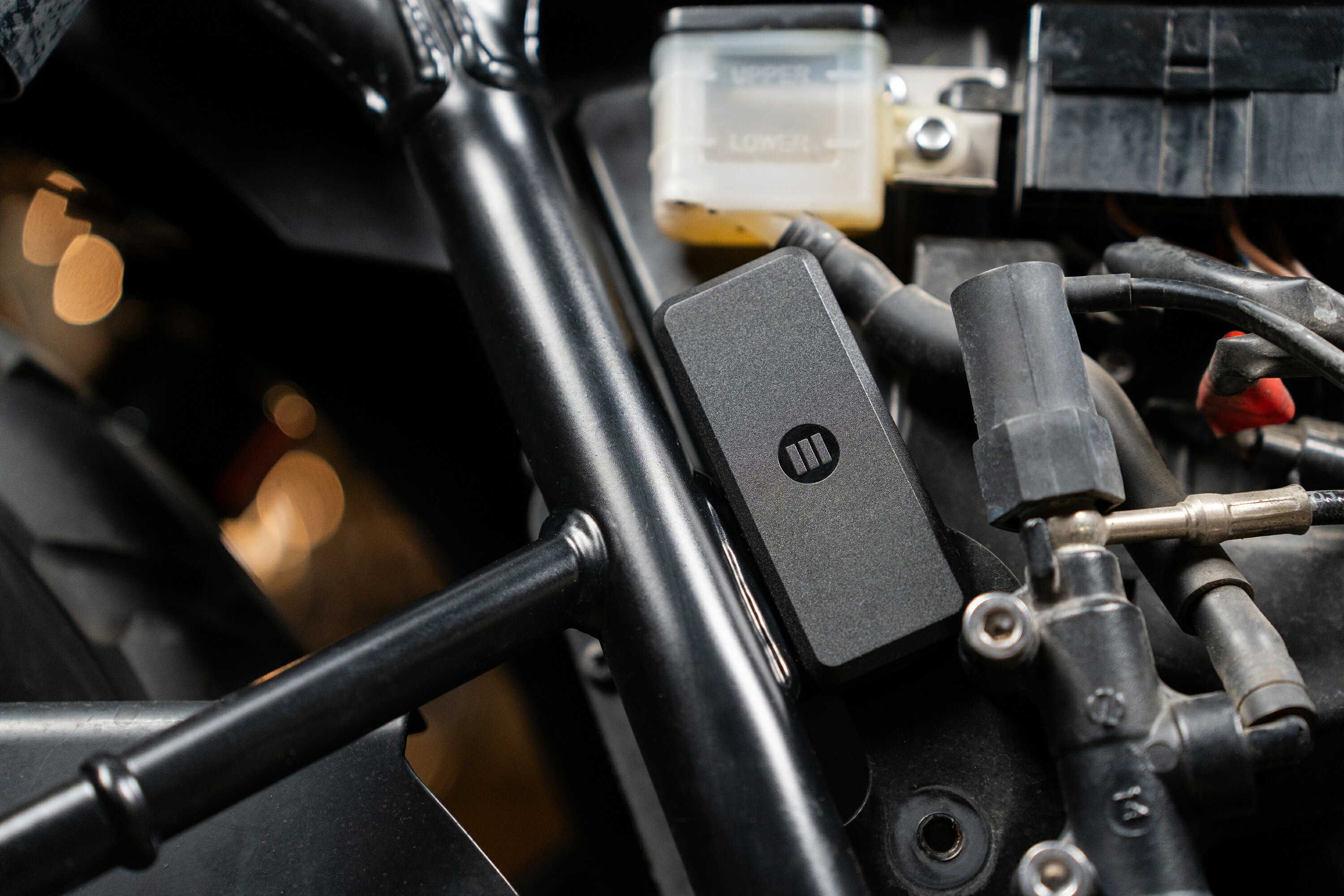 �ڹ�����������Ź�ʡ�Monimoto 9�ʥ�˥��9�� �����к�GPS���ޡ��ȥȥ�å������Х�������ư�֤���¾�񻺤������к��ˡ��忮�Ǥ��Τ餻�����ץ�ǰ��־��������