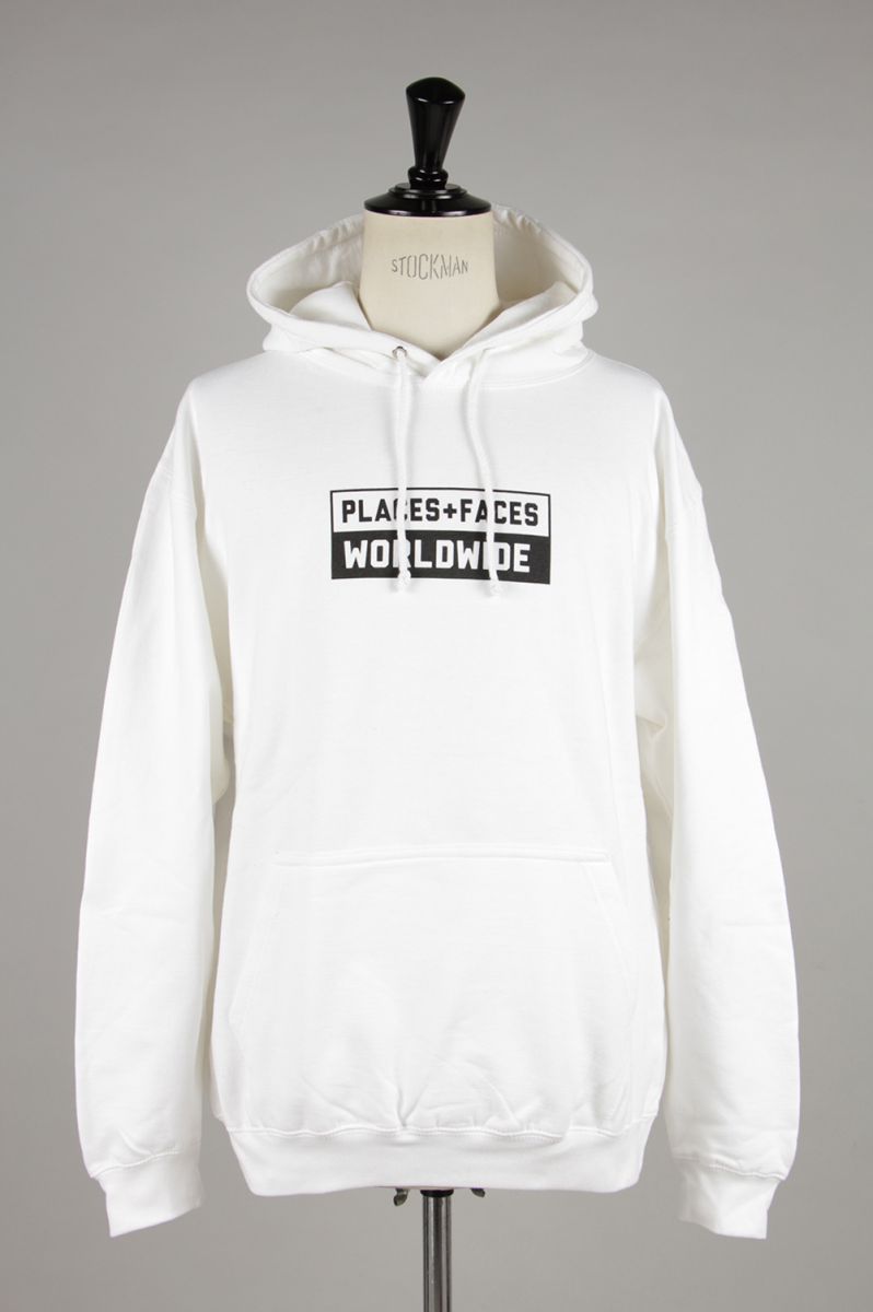 【50%OFF】WORLDWIDE HOODIE/WHITE PLACES+FACES(プレイシズ・プラス・フェイシズ)