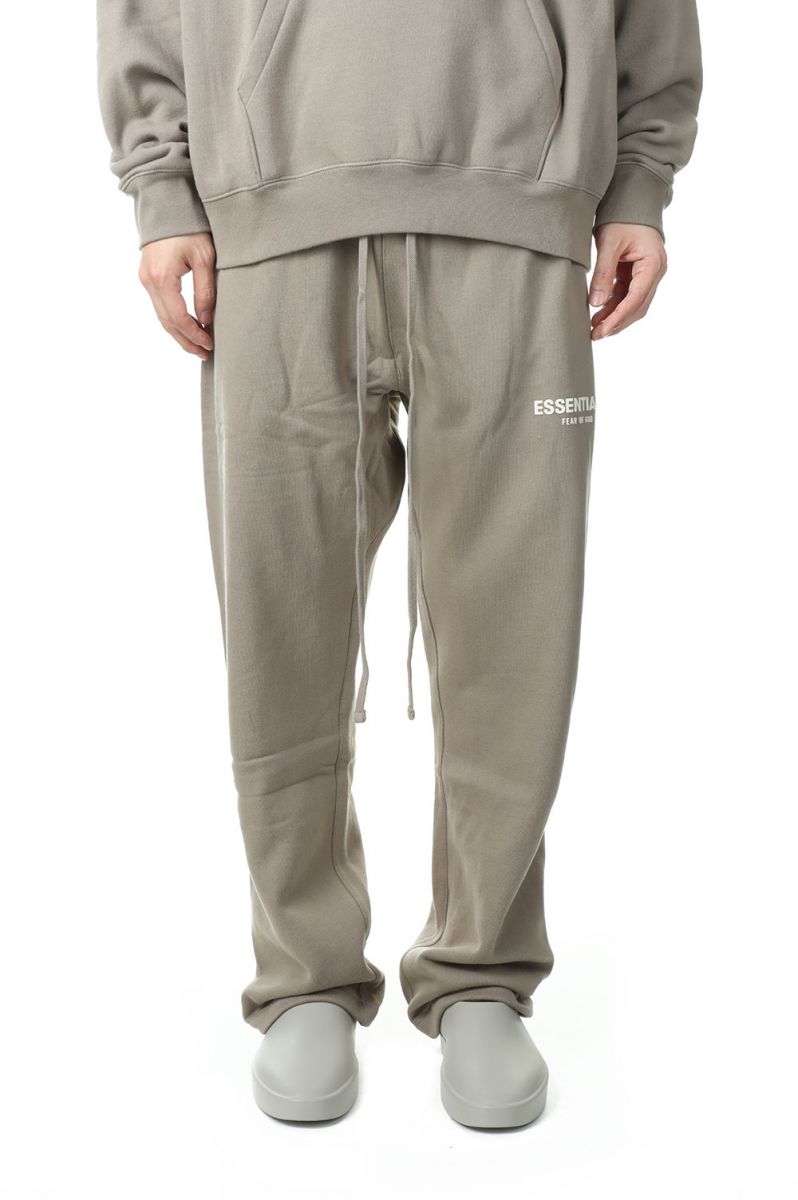 RELAXED SWEATPANTS / DESERT TAUPE(130BT212048F) ESSENTIALS(エッセンシャルズ)