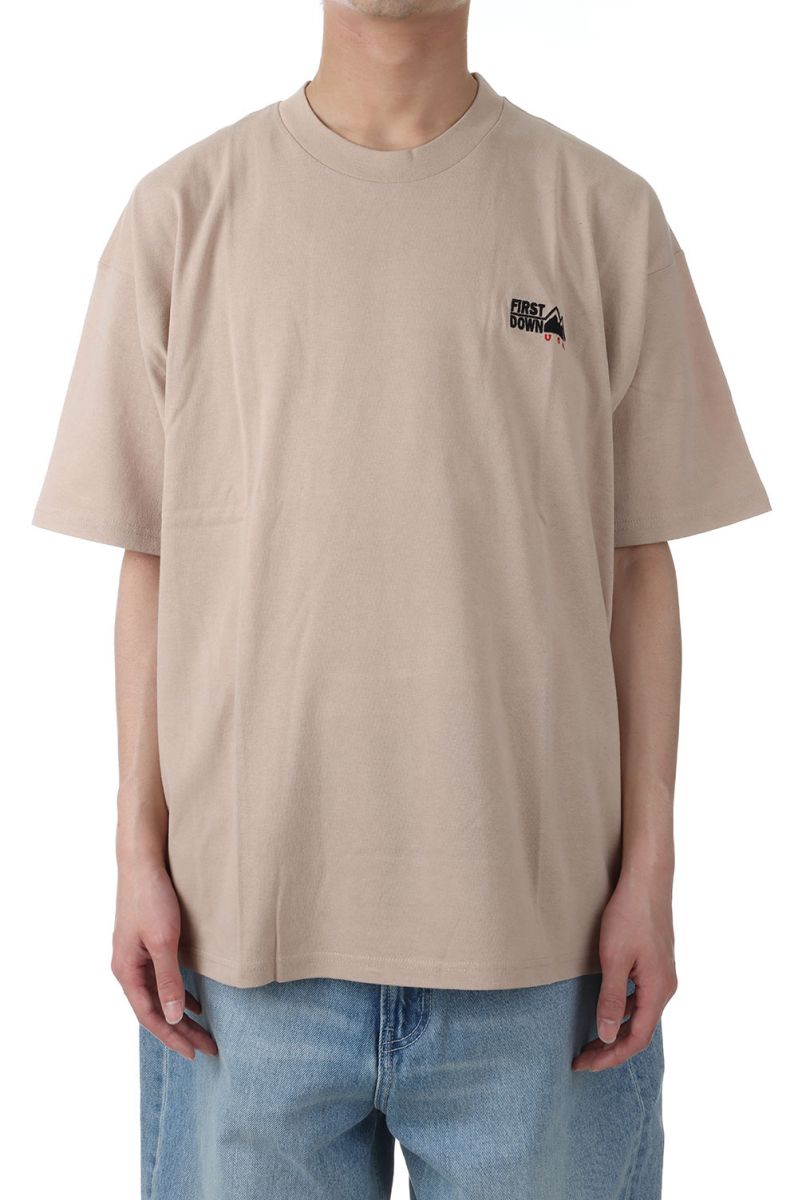 Rakuten - 【P10倍】LOGO S/S TEE COTTON JERSEY -SAND(F401004) [BP] First Down -Men-(ファースト・ダウン)First Down