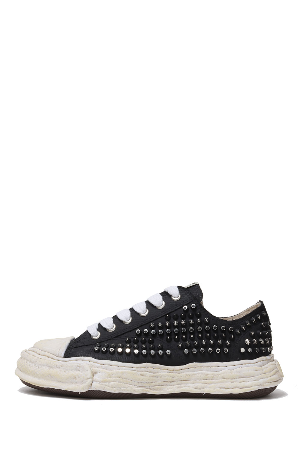 Rakuten - 【P10倍】PETERSON 23 studded paint canvas Low-Top / BLACK (A15FW721) MIHARA YASUHIRO(ミハラ ヤスヒロ)