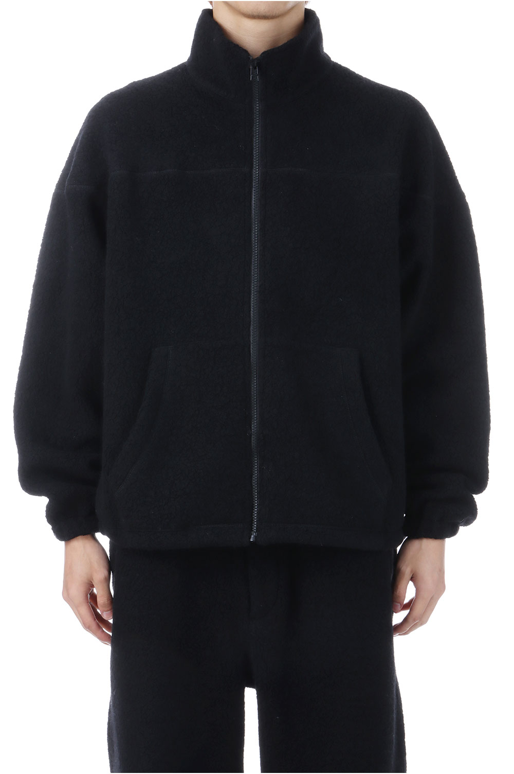 【特別価格】こちらの商品は特別価格のため、返品交換はご遠慮ください。着用者:身長180cm 体重65kg 着用サイズ:2下記のカラーもご用意しておりますBROWNGRAY サイズ表　サイズ着丈身幅肩幅袖丈1－－－－266cm65cm68cm54cm368cm68cm70cm55cm4－－－－商品情報商品名WOOL FLEECE DERBY JACKET - BLACK (253-60108)素材shell:wool56% nylon15% polyester29% / lining:polyester100%取扱ショップ Intention Line.（インテンション ライン）〒951-8063 新潟市中央区古町通5-630-3TEL：025-229-0222（12時-19時 火曜定休 ）Mail:deepinsideinc-store@shop.rakuten.co.jpWOOL FLEECE DERBY JACKET - BLACK (253-60108)Universal Products(ユニバーサルプロダクツ)