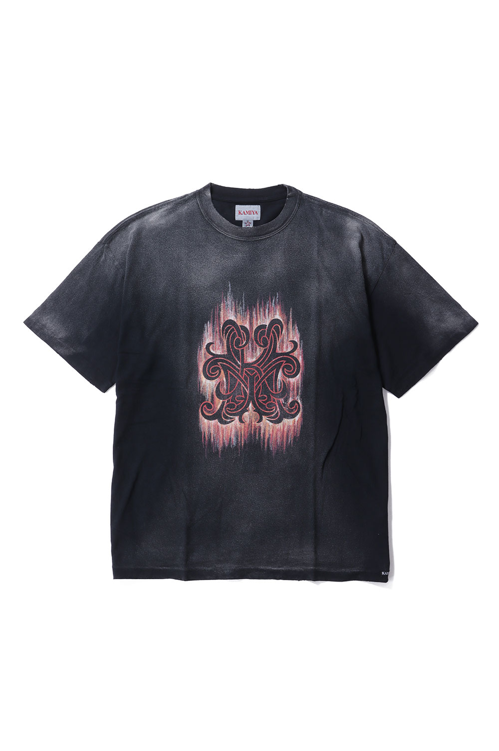 樂天商城 - CRAYON FLAME KMY Tee - BLACK (G16TS085) KAMIYA(カミヤ)