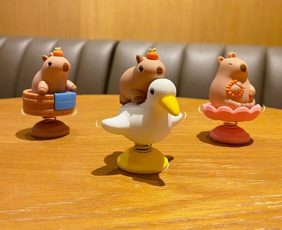 車のダッシュボード飾り カピバラ 首振り フィギュア おもちゃ 置物 車内装飾 インテリア 贈り物 3個セット(2.0)