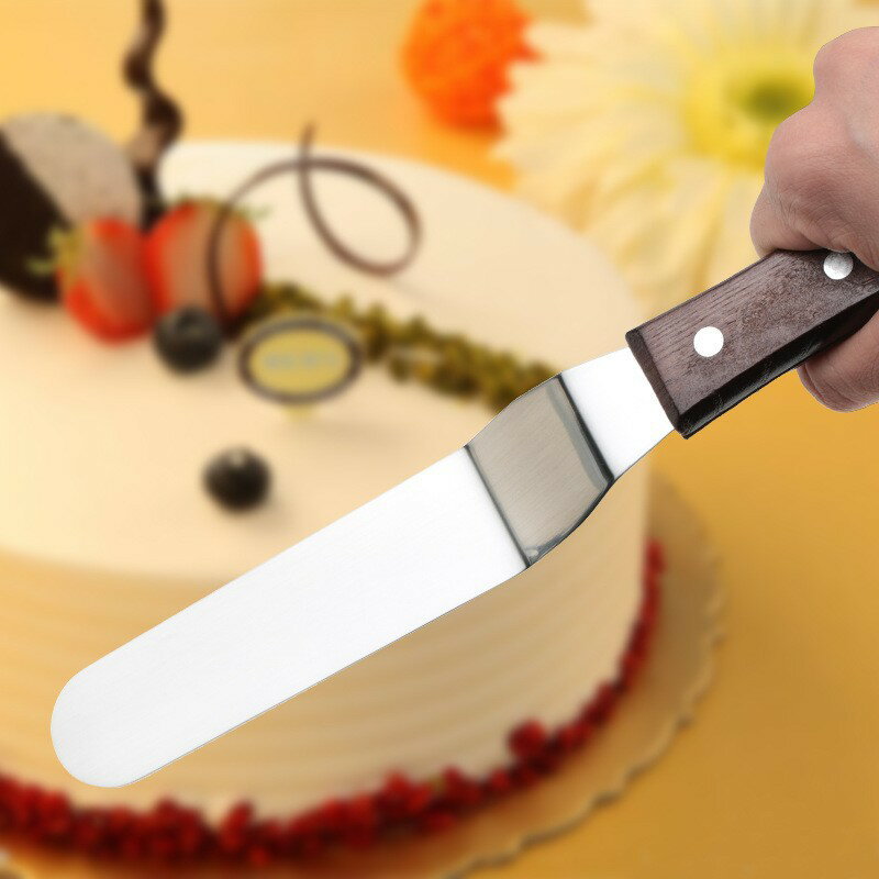 オフセットケーキアイシングスパチュラ4点セット 4インチ 6インチ 8インチ 10インチ プロフェッショナルステンレススチールケーキデコレーションフロスティングスパチュラ 木製ハンドル付き 3