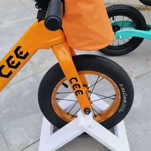 キッズバイク用スタンド 子ども用自転車スタンド ストライダー キッズバイク キックバイク ポケットバイク ポケバイ へんしんバイク 簡単 軽量 タイヤホールド 自転車スタンド キッズ 送料無料