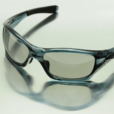 【GOODMAN LENS MANUFACTURE】グッドマンレンズマニュファクチャーOAKLEY PITBULL（オークリーピットブル）用交換レンズ調光[ライトグレー→グレー]シルバーミラー（ポリカーボネイト）（OAKLEY-PITBULL-PB-P205）