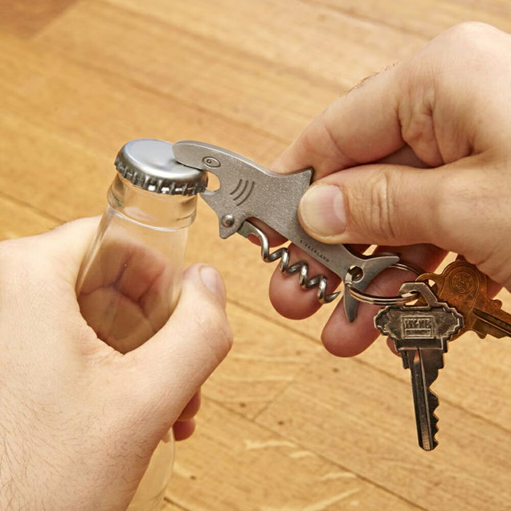 メール便 KIKKERLAND Shark Key Ring シャークキーリング サメモチーフ栓抜き ワインオープナー キーチェーン おしゃれ キーリング KBA93 DETAIL ディテール ギフト 誕生日 記念日 プレゼントの商品画像 3