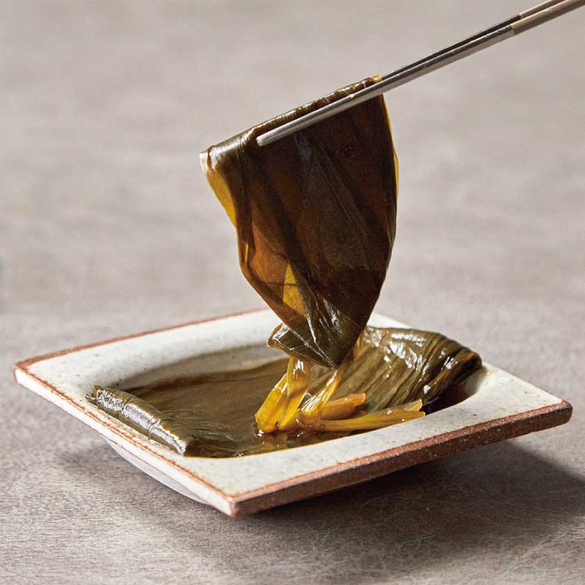 ミョウイナムル(100g)ギョウジャニンニクの醤油漬け【でりかおんどる】