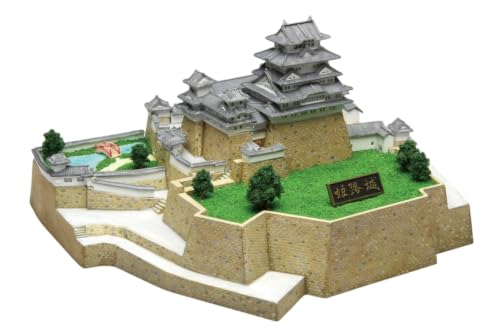 伝統的-/-/城-5・組み立て、塗装が必要なプラスチックモデルキット。別途、工具、塗料等が必要。商品紹介 日本初の世界文化遺産、国宝でもある姫路城を1/850スケールでお手元に！ シラサギが羽を広げたような優美な姿から「白鷺城」の愛称で親しまれる姫路城。 白漆喰総塗籠造りの鮮やかな白の城壁や5層7階の大天守と東、西、乾の小天守が渡櫓で連結された連立式天守が特徴です。 □日本各地の名城を集めた城郭プラモのシリーズです。 □パーツ数も少な目で組み立てやすく、完成後は20四方にまとまりコンパクトに。 □製品は、天守閣、本丸御殿、御台所、にの門など細部まで再現できます。 □土台の部品には、階段や石垣が細かな彫刻で再現されています。 ※この商品は日本製です。 ※この商品は、組み立てが必要なプラスチックモデルキットです。 安全警告 なし