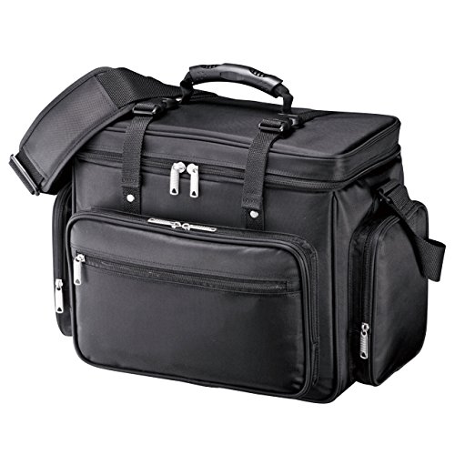 ブラック/-/BAG-PRO2N・パッケージ個数:1・プロジェクター一式の移動・保管に便利なキャリングバッグ(15.6インチワイド対応)・【サイズ(外寸)】:W480&times;D255&times;H315mm・【サイズ(メインルーム内寸)】:W390&times;D180&times;H280mm・【サイズ(フロントポケット内寸)】:W300&times;D40&times;H180mm・【サイズ(サイドポケット内寸)】:W160&times;D40&times;H180mm・プレゼンでのプロジェクターの移動、保管に便利です。 ・プロジェクターだけでなく、15.6インチワイドまでのノートパソコン、ACアダプタ、ケーブル、リモコン、説明書なども収納できます。 ・仕切りは移動可能で、全て取り外すことも可能です。 ・上面と底面は衝撃吸収に優れた低反発ウレタンを内蔵しています。 ・キャリーサポーター付きで、市販のキャリーカートへの取り付けが可能です。 ・ショルダーベルト付きです。 ・カラー:ブラック ・サイズ:内寸 メインルーム/W390×D180×H280mm フロントポケット/W300×D40×H180mm サイドポケット/W160×D40×H180mm 外寸/W480×D255×H315mm ・重量:2100g ・材質:表装/ナイロン(撥水加工) ・対応機種:W390×D180×H280mmまでのプロジェクター、15.6型ワイドまでのノートパソコン *詳しくは寸法図をご覧ください。