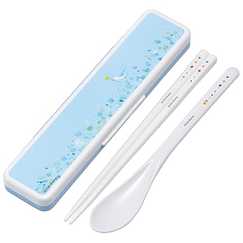 コンビセット/18cm/CCS3SAAG-A・Color:コンビセット・パッケージ個数:1・サイズ:箸＝長さ18cm（大人用） スプーン＝全長18cm ケース＝幅18.8×奥行4.7×高さ1.8cm・セット内容:箸＋スプーン＋ケース /生産国:日本・ケースの中で箸が動く音が鳴りにくいクッション付きの箸箱・銀イオンAG+抗菌剤練り込み加工、抗菌加工SIAAマーク付/食洗機：可・素材・材質:フタ＝AS樹脂 本体・スプーン＝ABS樹脂 箸＝メタクリル樹脂 クッション＝シリコン樹脂銀イオンAG+抗菌剤練り込み加工、抗菌加工SIAAマーク付き 使用抗菌剤の種類/無機抗菌剤、加工部位/全体(金属や布部分は除く) お弁当やピクニックなど持ち運びに便利な 箸 スプーン セット ケースの中で箸が動く音が鳴りにくいクッション付きの箸箱 箸箱と箸がぶつからないので静かに持ち運びできます 食洗機OK