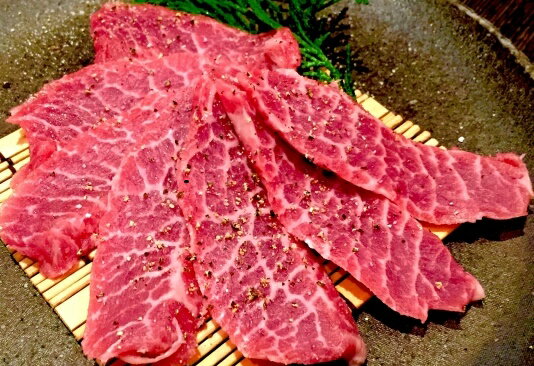 米沢牛焼肉用モモ肉 　100gあたり2200円