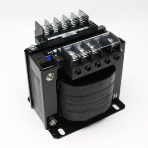 東洋技研■形式：TRH500-20S□トランス（TRH□-20Sシリーズ）□容量(VA)：500□一次電流(A):2.5□突入電流(A):75□二次電流(A):20.8□W(mm)：133□H(mm)：134□D(mm)：130□絶縁種別：F□質量(kg)：6.4