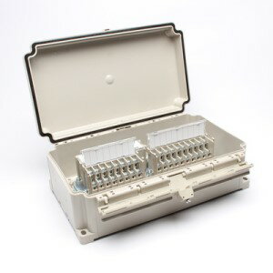 東洋技研■BOXTH-3LB-A□中継ボックス[BOXTHシリーズ]□端子台：有□極性：36□レール取付：不可□保護等級：IP67□取込口サイズ：無□W(mm)：240.0□H(mm)：86.0□D(mm)：115.6□フタ高さ：L(低)