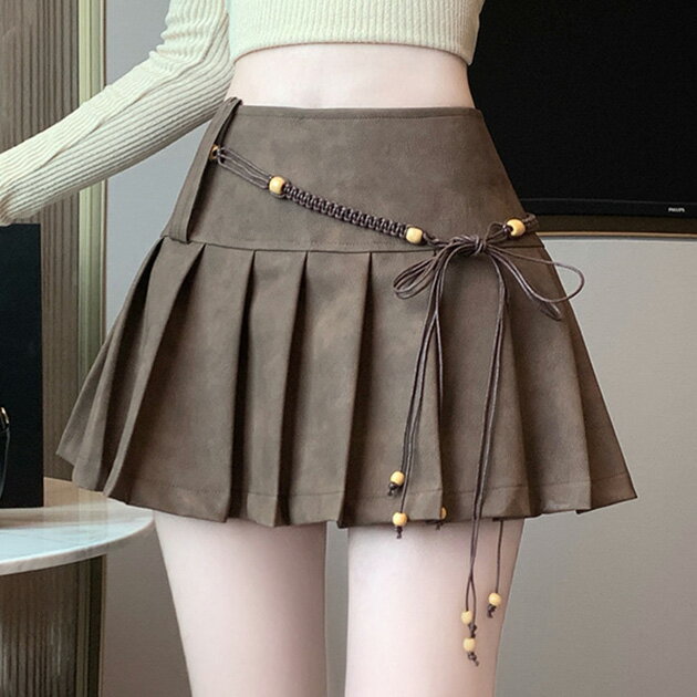 スエード調 編み込み ベルト付き プリーツ ミニ スカート ボトムス 女性 レディース 秋 冬 ハイウエスト インナーパンツ付き ワンカラー 単色 無地 フレア Aライン 脚長効果 おしゃれ シンプル フェミニン 可愛い キュート 大人っぽい 大人女子