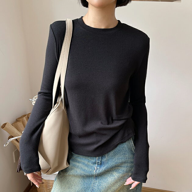 樂天商城 - クルーネック 長袖 ベーシック プルオーバー カットソー 丸首 セットインスリーブ レディース 女性 春 秋 冬 インナー 単色 ワンカラー 無地 丈長め やわらかい シンプル トレンド おしゃれ 細見え 華奢見え デイリー おでかけ 着回し