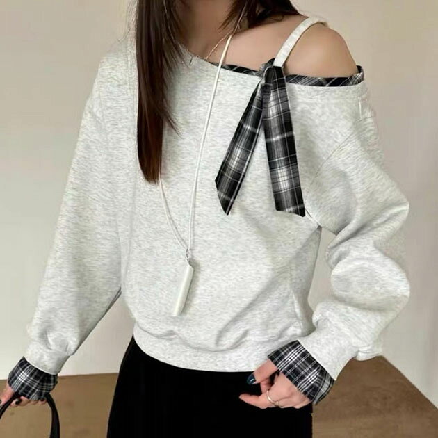 Rakuten - チェック リボン レイヤード風 スウェット プルオーバー トップス ワンショルダー 長袖 レディース 女性 春 秋 冬 トレーナー 抜け感 こなれ感 肌見せ 着映え トレンド おしゃれ カジュアル 可愛い スイート ガーリー おでかけ デート
