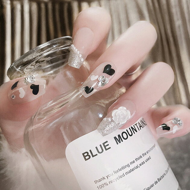 ななめ ラメ フレンチ ハート柄 ネイルチップ 女性 レディース 爪 ネイルアート シール つけ爪 大人 きれいめ パール ビジュー モノクロ 上品 華やか エレガント ドレッシー 花 フラワー 立体 3D グリッター