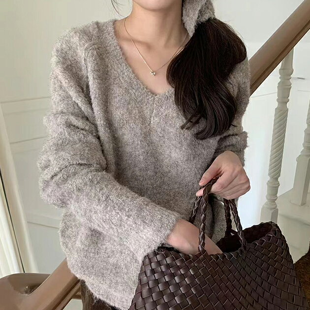 樂天商城 - ブークレー Vネック ラグランスリーブ ニット プルオーバー トップス 長袖 レディース 女性 秋 冬 ウール混 抜け感 シンプル ミニマム ベーシック あたたかい ウォーミィー ゆったり フェミニン 大人っぽい 女性らしい おしゃれ おでかけ 通勤