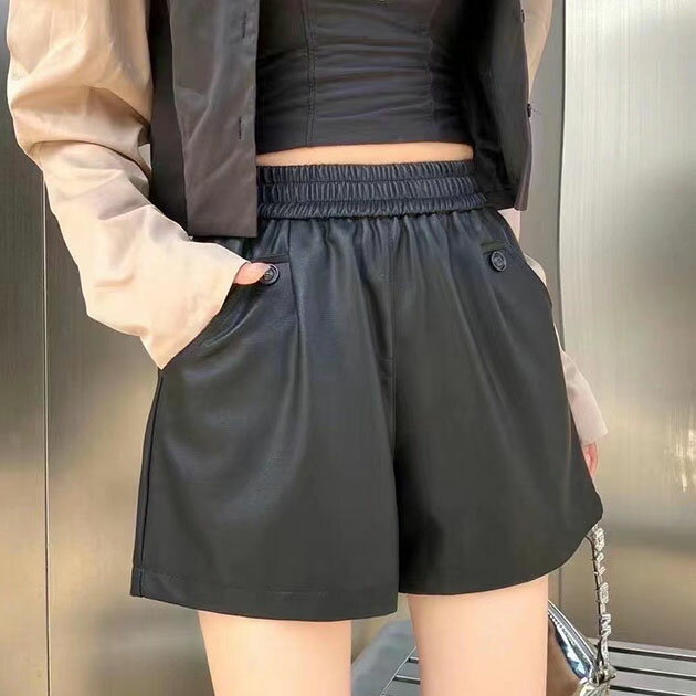 Rakuten - レザー調 ウエストゴム ショート キュロット 女性 レディース ボトム ズボン パンツ 春 秋 冬 単色 無地 合成皮革 マット 辛口 エッジィ カジュアル 大人 リッチ ギャザー ポケット ボタン ショーパン