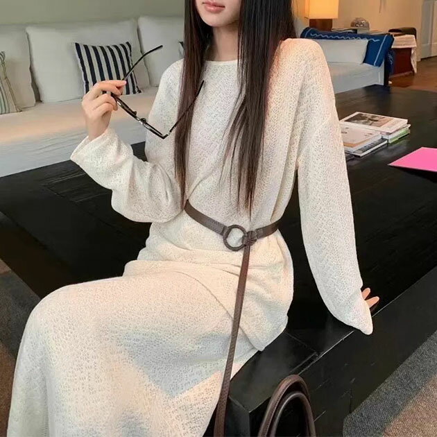 Rakuten - 透かし編み クルーネック ベルト付き ニット セットアップ 長袖 レディース 女性 春 秋 冬 単色 ワンカラー 2点 上下 ロングスカート ウエストマーク スタイルアップ フェミニン 上品 エレガント 透け感 きれいめ 大人っぽい おでかけ デート