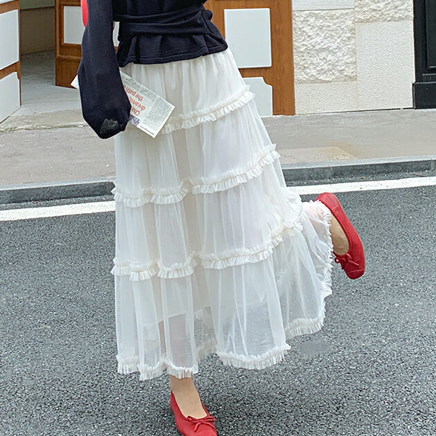 フリル ティアード チュール ロング スカート ボトムス 女性 レディース 春 夏 単色 ワンカラー 無地 シアー 透け感 ギャザー フレアシルエット かわいい ガーリー ロマンティック スイート おしゃれ 着映え おでかけ デート 20代 30代