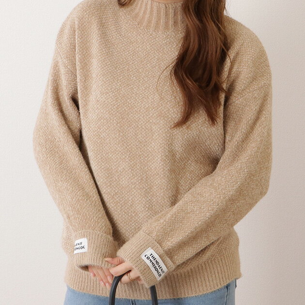 ネームタグ付きハイネックベーシックニットプルオーバー 女性 レディース トップス セーター 秋 冬 ウ..