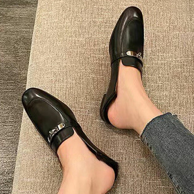 樂天商城 - レザー調 シルバー ひねり金具 フラット ローファー ラウンドトゥ シューズ 靴 レディース 女性 春 夏 秋 冬 細身 細見え 歩きやすい 楽ちん おしゃれ 上品 シック フェミニン トラッド 大人っぽい きれいめ カジュアル 通勤 オフィス