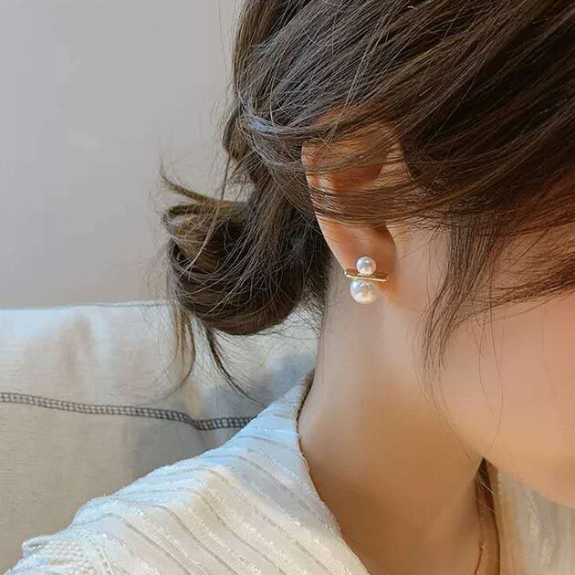 樂天商城 - ダブル パール ゴールド バー ピアス 女性 レディース 耳 イヤリング アクセサリー 真珠 フェイク モチーフ デイリー アクセント セレモニー パーティー 結婚式 オケージョン 華やか 上品 エレガント ギフト 雪だるま スノーマン