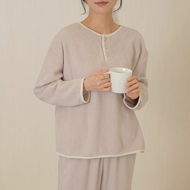 Rakuten - 配色 ヘンリーネック フリース 長袖 ルームウェア 上下セット クルーネック 女性 レディース 秋 冬 パジャマ 部屋着 寝巻き フリル ソフト やわらかい あたたかい ゆったり 楽ちん シンプル ミニマム ベーシック おうち時間 ナイトウェア