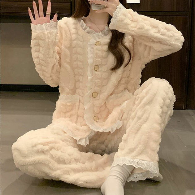 Rakuten - Vネック ケーブル柄 フリルレース ふわもこ ルームウェア 上下セット 長袖 女性 レディース 秋 冬 パジャマ 部屋着 寝巻き 肉厚 ぽかぽか あたたかい 防寒 ポケット付き 可愛い キュート ガーリー スイート ナイトウェア おうち時間