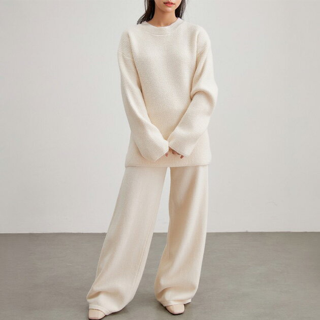 ウールタッチ クルーネック オーバーサイズ ニット セットアップ 2点セット トップス ボトムス 長袖 レディース 女性 秋 冬 単色 無地 ワンカラー あたたかい 丈長め 体型カバー シンプル カジュアル おしゃれ スタイリッシュ トレンド 大人っぽい