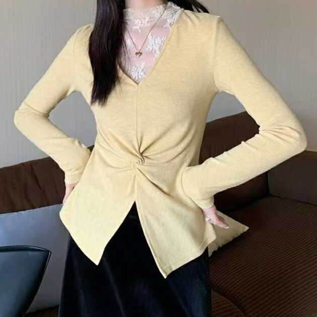 乐天商城 - シアー ドッキング フェイクレイヤード ツイスト トップス 女性 レディース カットソー 春 秋 冬 単色 無地 Vネック 重ね着 花柄 ブーケ フラワー ボタニカル フレンチ フェミニン 透け感 立体感 長袖 チュール クラシカル