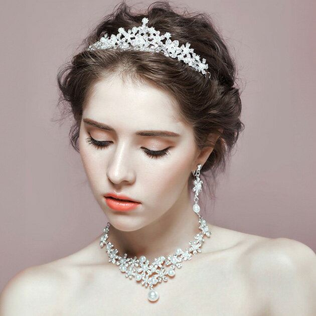 【3点セット】パール×ビジュー フラワーモチーフ ウエディング アクセサリー 女性 レディース 髪飾り ヘッドドレス ティアラ ネックレス イヤリング チョーカ...