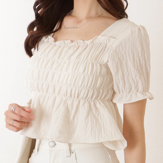 スクエアネック シャーリング ペプラム 半袖 プルオーバー 女性 レディース トップス 春 夏 秋 フリル ギャザー 単色 無地 パフスリーブ 可愛い フェミニン ガーリー デート服 キュート 透け感 シフォン コンパクトのサムネイル