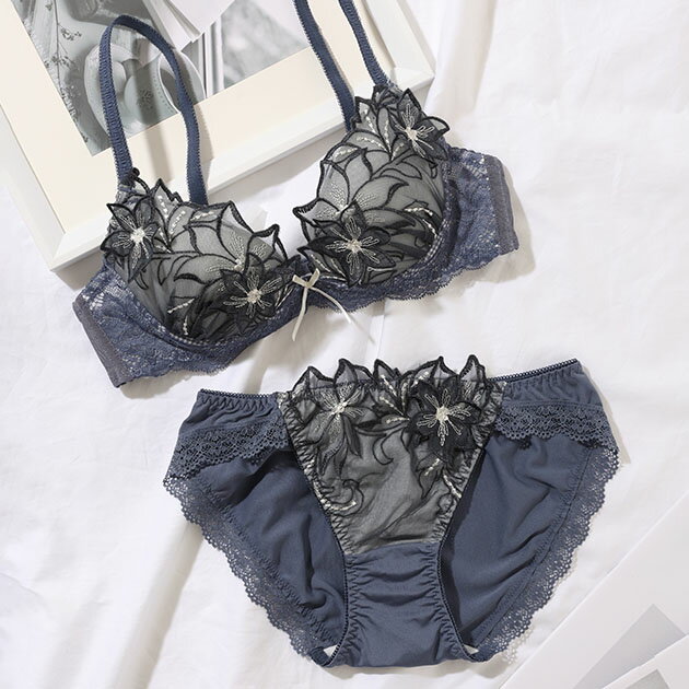 Rakuten - 【2点セット】3D フラワー 刺繍 レーシィ ブラ&ショーツ 女性 レディース インナー 下着 肌着 ブラジャー パンツ 春 夏 秋 冬 リボン 花 ボタニカル フルール エレガント スカラップ フェミニン 華やか 大人 上品